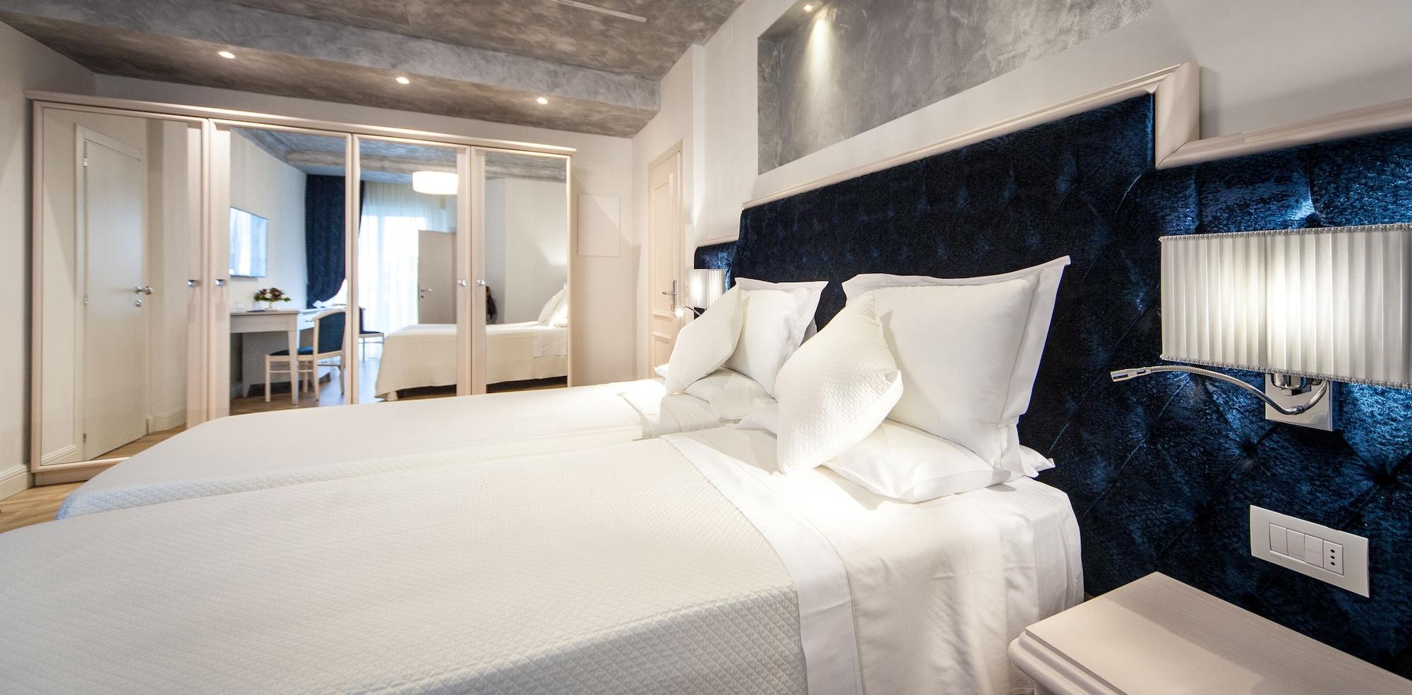 Hotel Aurelia Milano Marittima Exterior photo