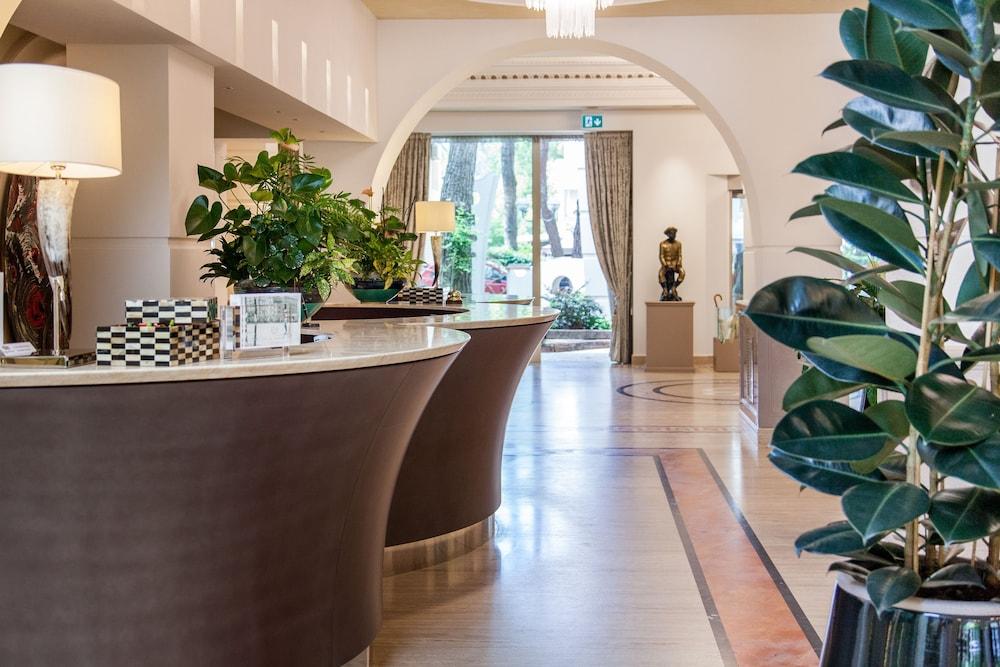 Hotel Aurelia Milano Marittima Exterior photo