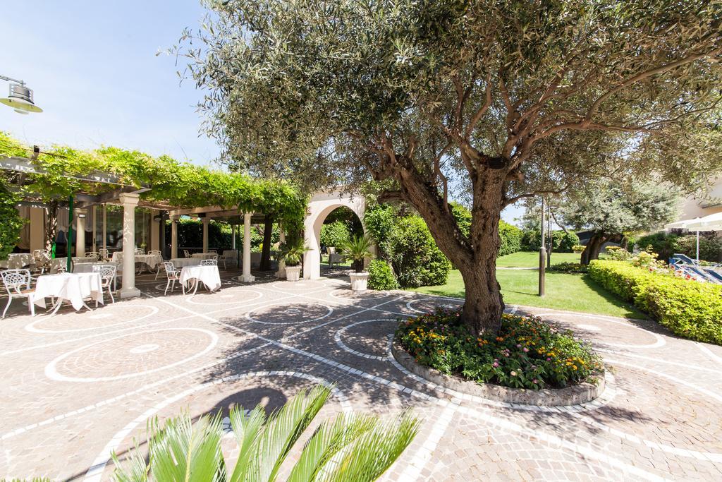 Hotel Aurelia Milano Marittima Exterior photo