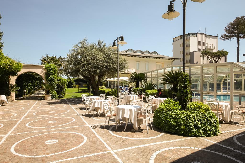Hotel Aurelia Milano Marittima Exterior photo
