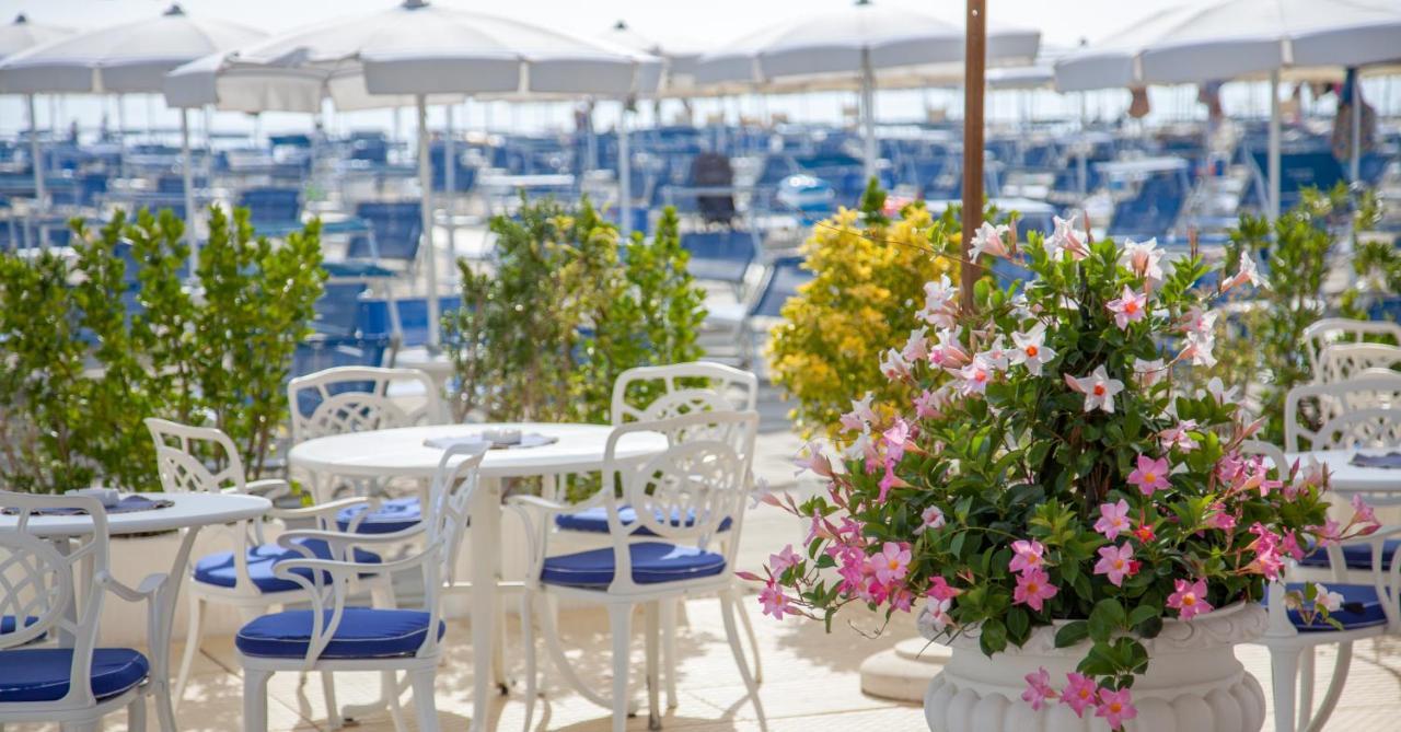 Hotel Aurelia Milano Marittima Exterior photo